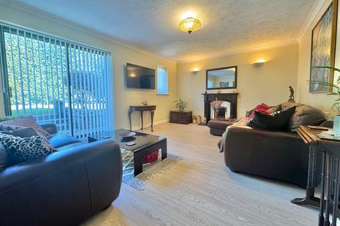 24 Glendale, Locks Heath, Southampton, SO31 6UL