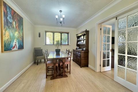 24 Glendale, Locks Heath, Southampton, SO31 6UL