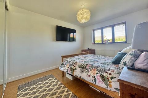 24 Glendale, Locks Heath, Southampton, SO31 6UL
