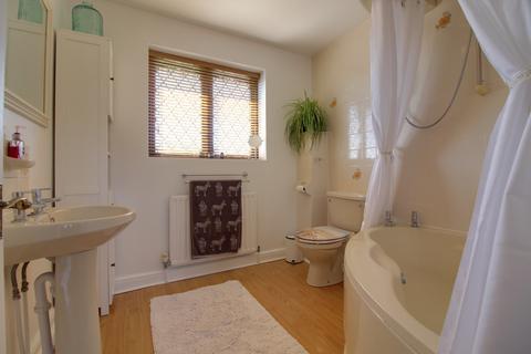 24 Glendale, Locks Heath, Southampton, SO31 6UL