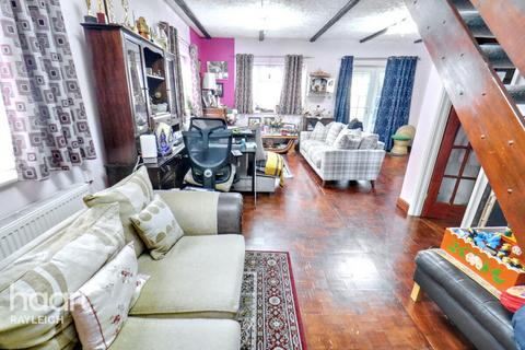 undefined, Castle Drive, Rayleigh