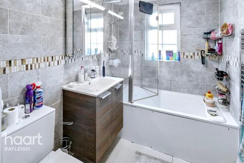 3 bedroom detached house for sale, Castle Drive, Rayleigh