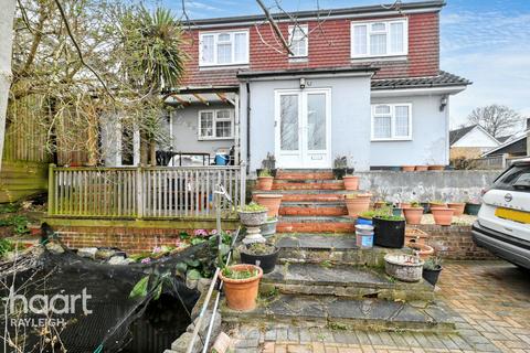 3 bedroom detached house for sale, Castle Drive, Rayleigh