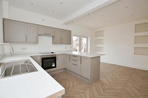 50 Alexandra Road, Scunthorpe, DN16 2SF