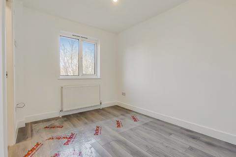 1 bedroom semi-detached house to rent, Hospital Way, Hither Green, Greater London, SE13