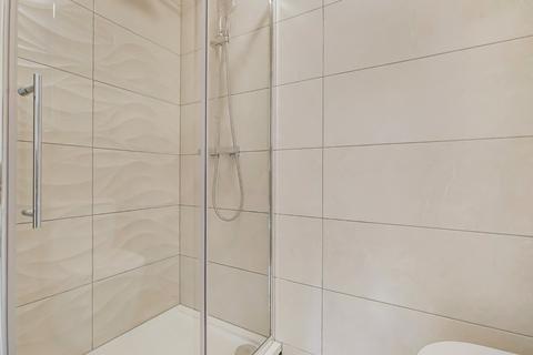 1 bedroom semi-detached house to rent, Hospital Way, Hither Green, Greater London, SE13
