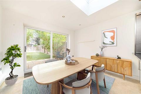 1a Victor Road, Teddington, TW11 8SP