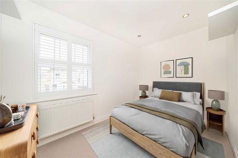 1a Victor Road, Teddington, TW11 8SP