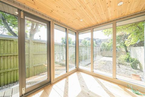 1a Victor Road, Teddington, TW11 8SP