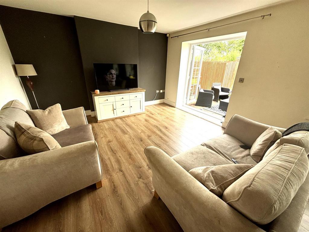 Living Room 1.jpg