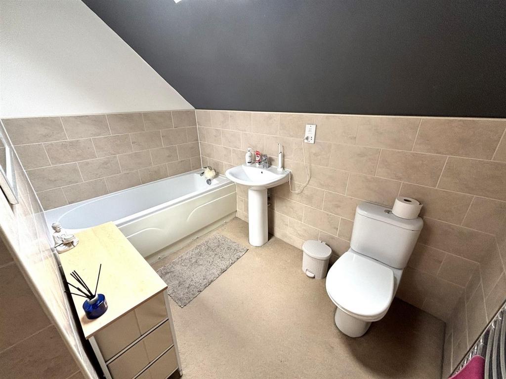 Bathroom.jpg