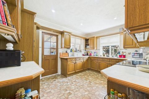 2 bedroom detached bungalow for sale, Allendale Avenue, Worthing BN14