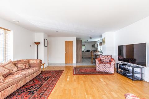 9 Ron Fielder Close, Salhouse, Norwich, NR13 6QY