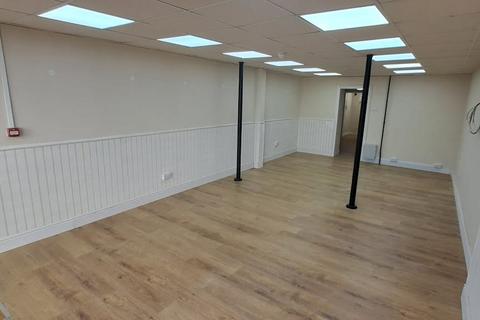 Retail property (high street) to rent, Brighton BN2