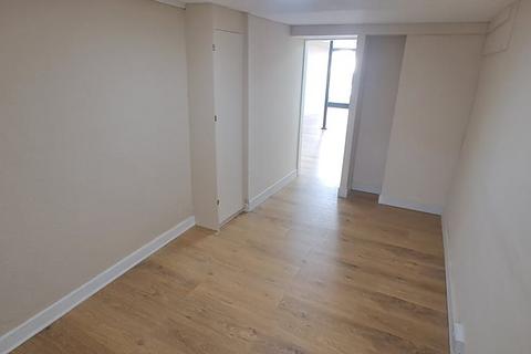 Retail property (high street) to rent, Brighton BN2