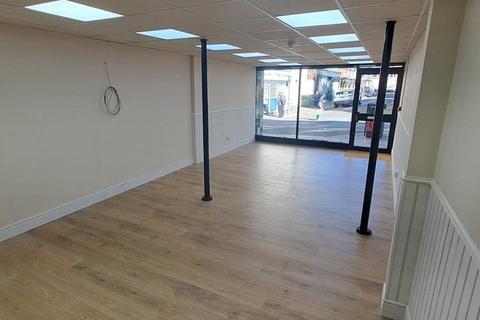 Retail property (high street) to rent, Brighton BN2