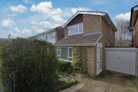 69 Ashdown Way, Romsey, SO51 5QR