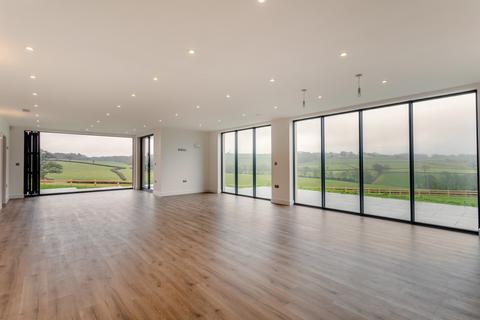 5 bedroom detached house to rent, Spreyton, Devon, EX17