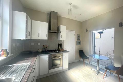 4 bedroom semi-detached house for sale, Ashfield Road, Huddersfield, HD2