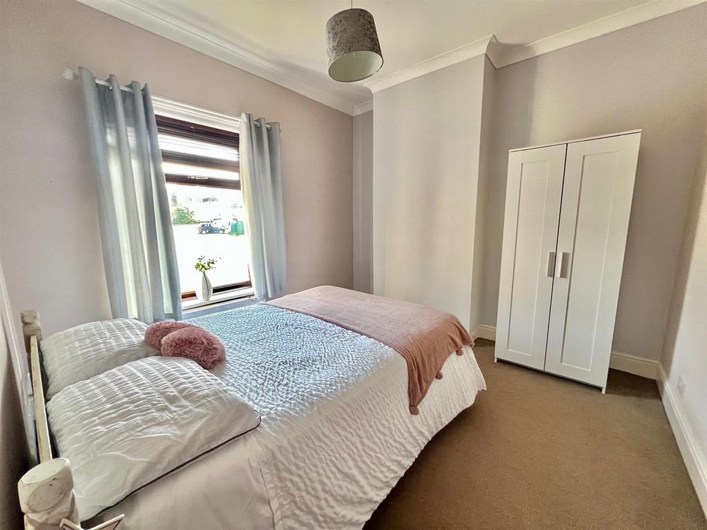 Bramleys Estate Agents - Stoney Royd Terrace - Lin