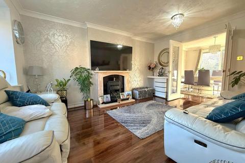 4 bedroom detached house for sale, Lordswood Close, Northampton NN4