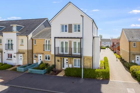 10 Admiral Way, Exeter, EX2 7GA