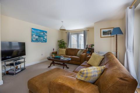 10 Admiral Way, Exeter, EX2 7GA