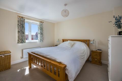 10 Admiral Way, Exeter, EX2 7GA