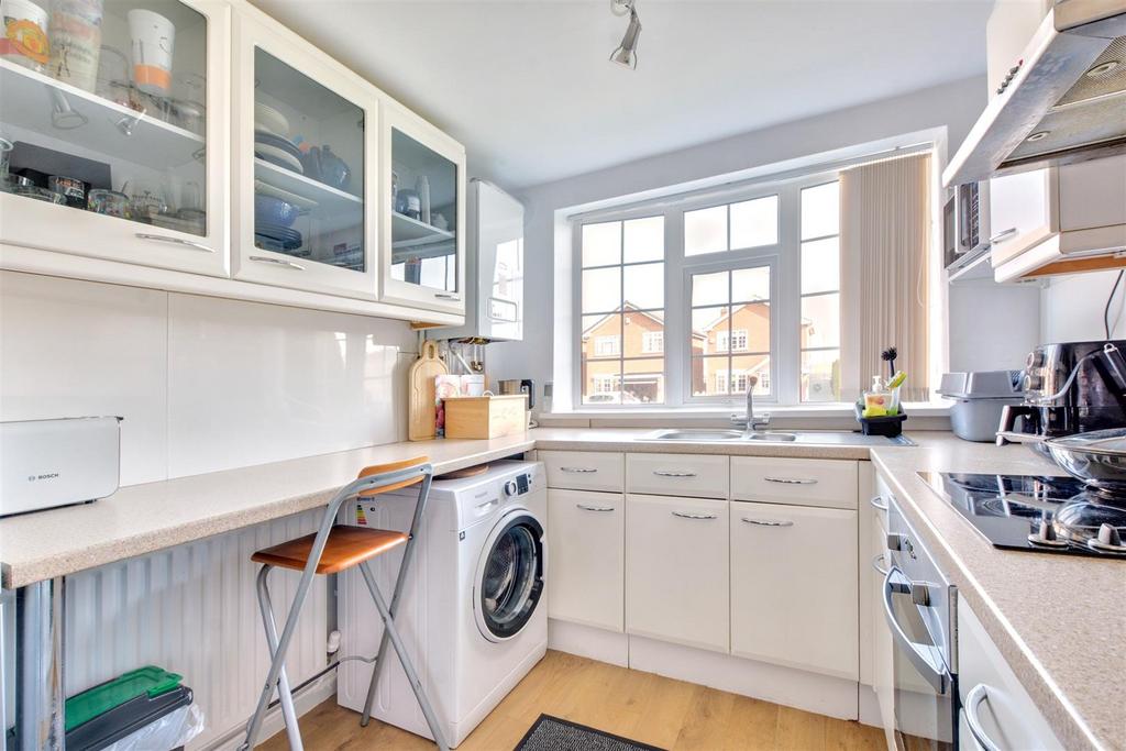 Kitchen 2.jpeg