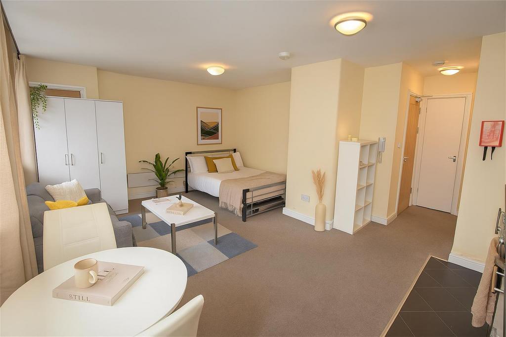 Lounge / Bedroom