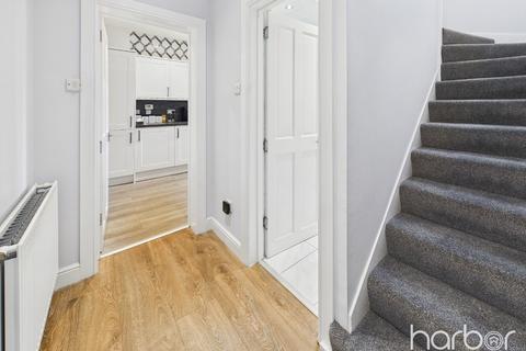 34 Robroyston Road, Glasgow, G33 1EQ