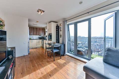 2 bedroom flat to rent, 5 Thomas Fyre Drive, London E3