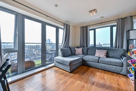 2 bedroom flat to rent, 5 Thomas Fyre Drive, London E3
