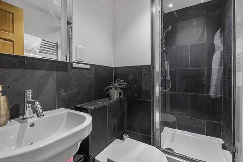 71a Abingdon Road, London, W8 6AW