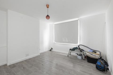 3 bedroom flat for sale, 31 Carlowrie Place, Gorebridge, EH23 4XL