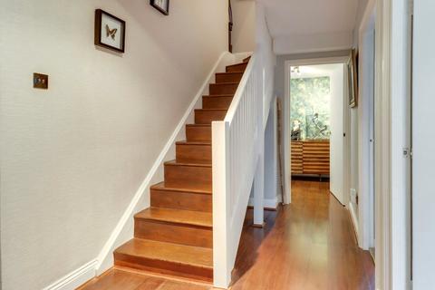 106a Agar Grove, London, NW1 9TY
