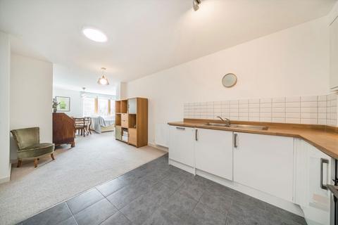 2 bedroom flat for sale, Furrow Lane, London E9