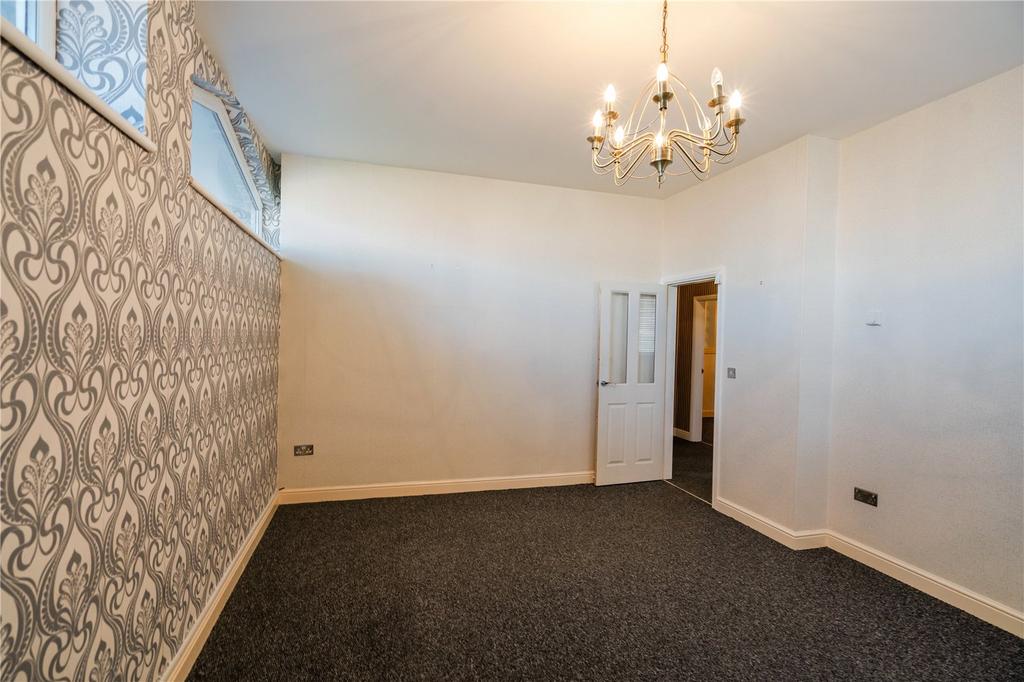Bedroom 1 (2)