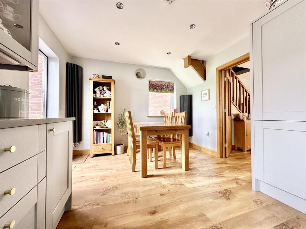 Dining Room.jpg