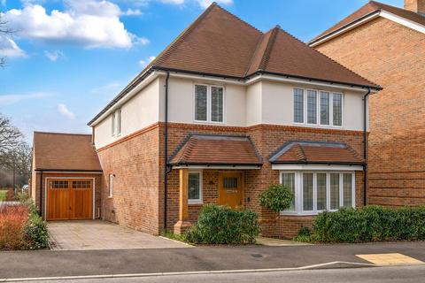 4 bedroom detached house for sale, Lorimer Avenue, Cranleigh, GU6