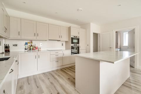 4 bedroom detached house for sale, Lorimer Avenue, Cranleigh, GU6