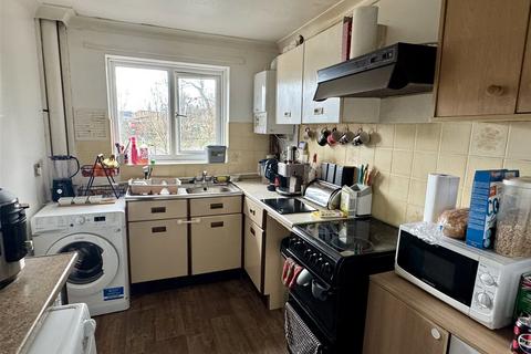 15 Ash Grove, Chard, TA20 1BZ