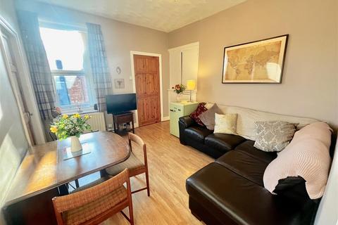 3 bedroom apartment for sale, Windsor Avenue, Gateshead