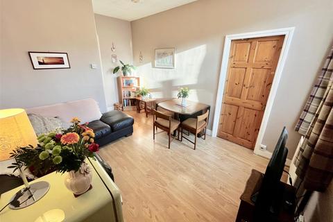 68 Windsor Avenue, Gateshead, NE8 4NG