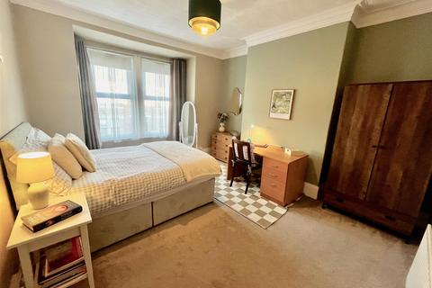 68 Windsor Avenue, Gateshead, NE8 4NG