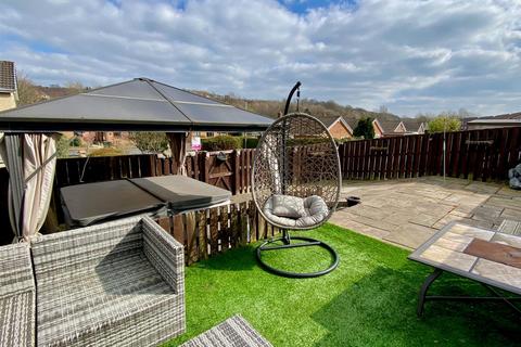 4 bedroom semi-detached house for sale, Penistone Road, Waterloo, Huddersfield