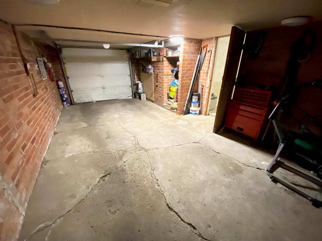 Garage.jpg