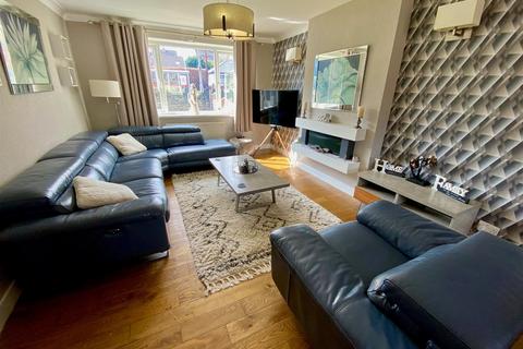 4 bedroom semi-detached house for sale, Penistone Road, Waterloo, Huddersfield