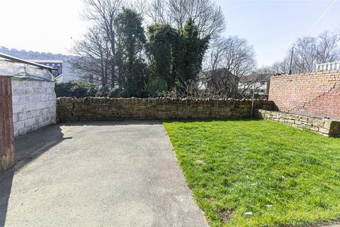 3 bedroom end of terrace house for sale, George Street, Huddersfield HD3