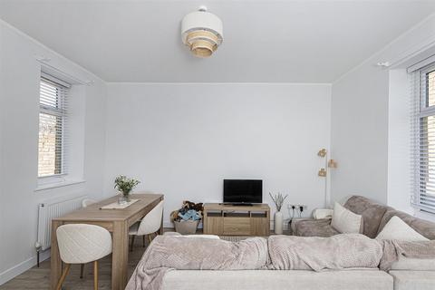 3 bedroom end of terrace house for sale, George Street, Huddersfield HD3